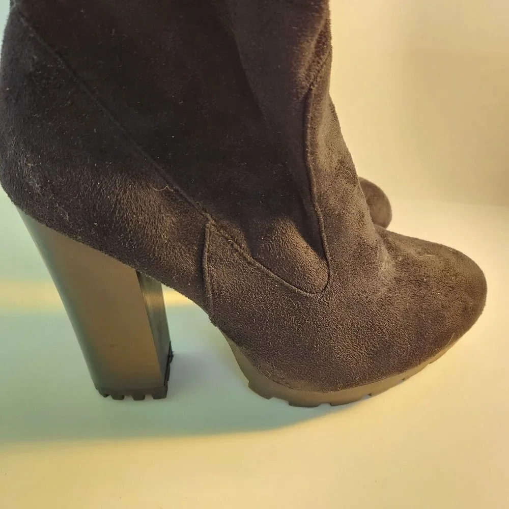 Bamboo Gaby Black Faux Suede Thigh High Lug Sole Boots Size 9